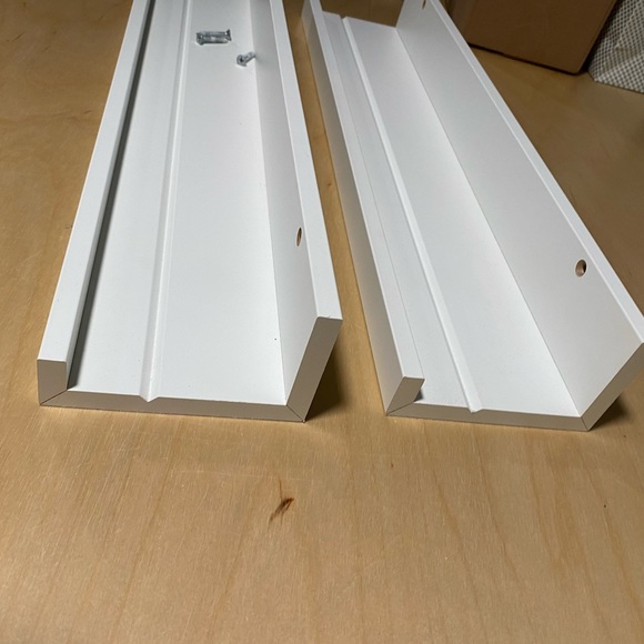 Set of (2) IKEA MOSSLANDA Picture ledge, white, 21 ¾ " - Picture 4 of 8